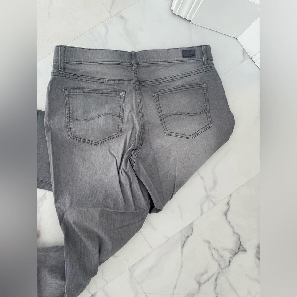 Lee medium rise fit Gray Women's Jeans capris size 14 - Picture 4 of 5